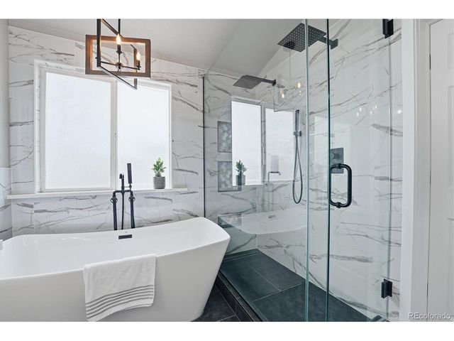 9387 Wolfe Dr, Highlands Ranch, CO 80129