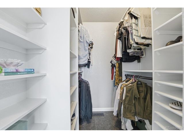 9387 Wolfe Dr, Highlands Ranch, CO 80129