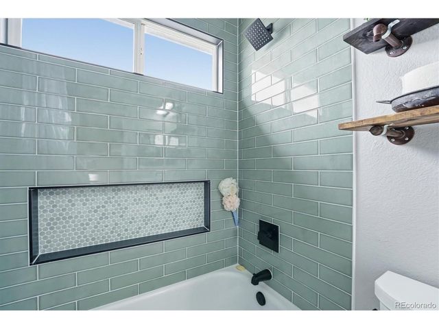 9387 Wolfe Dr, Highlands Ranch, CO 80129