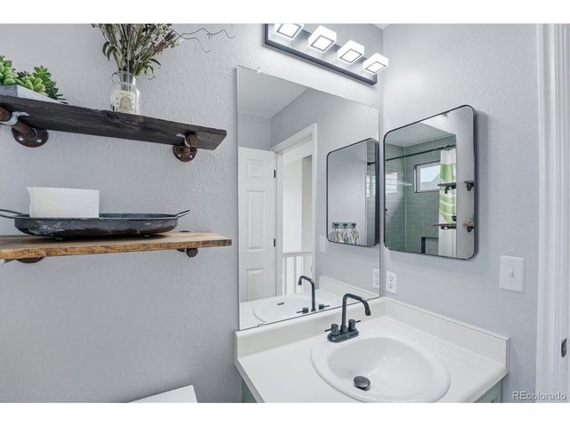 9387 Wolfe Dr, Highlands Ranch, CO 80129