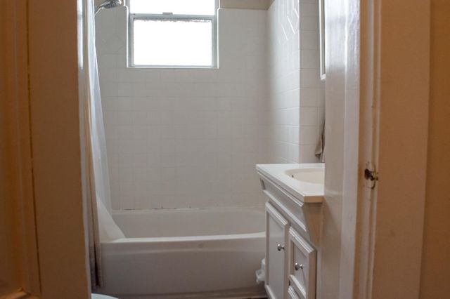 6870 14th Ave, Sacramento, CA 95820