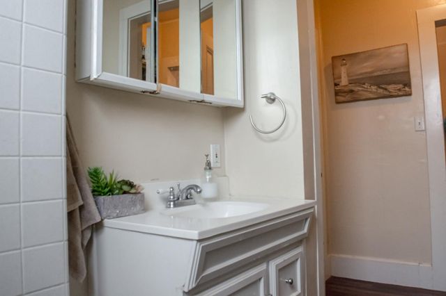 6870 14th Ave, Sacramento, CA 95820