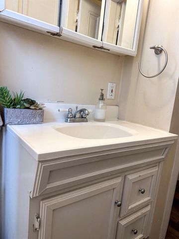 6870 14th Ave, Sacramento, CA 95820