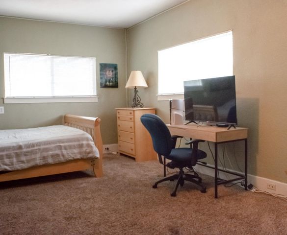 6870 14th Ave, Sacramento, CA 95820