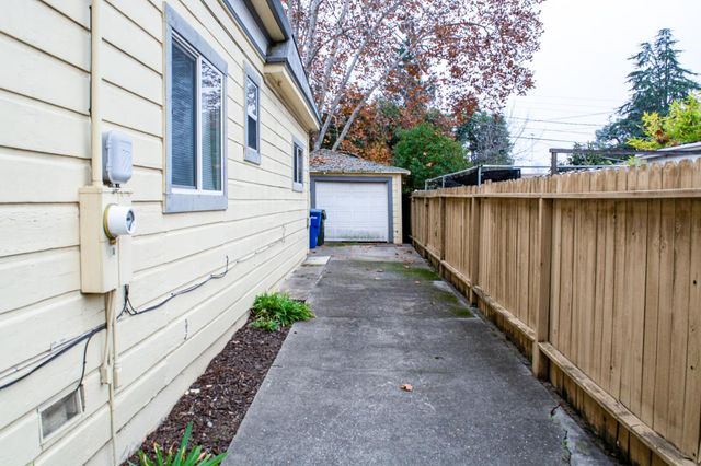 6870 14th Ave, Sacramento, CA 95820