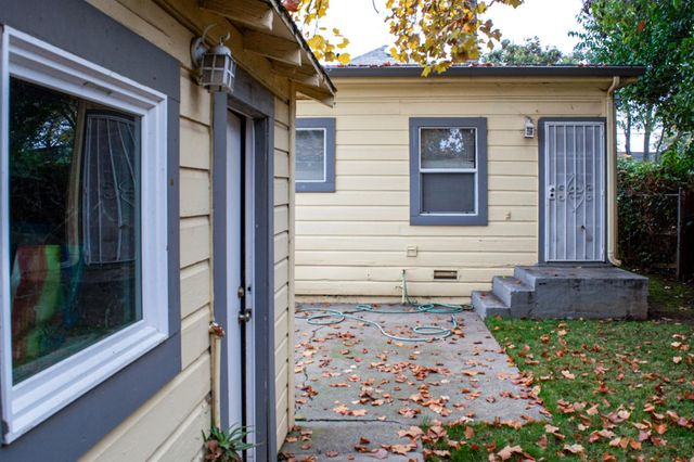 6870 14th Ave, Sacramento, CA 95820