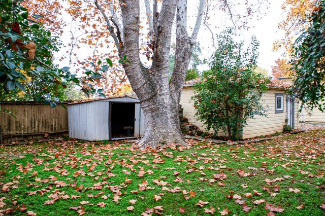 6870 14th Ave, Sacramento, CA 95820