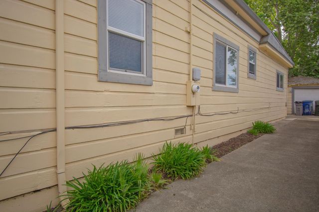 6870 14th Ave, Sacramento, CA 95820