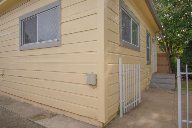 6870 14th Ave, Sacramento, CA 95820