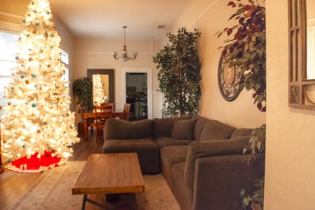 6870 14th Ave, Sacramento, CA 95820