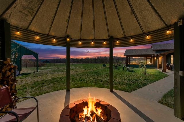 80 Hunters Drive, Galena, MO 65656