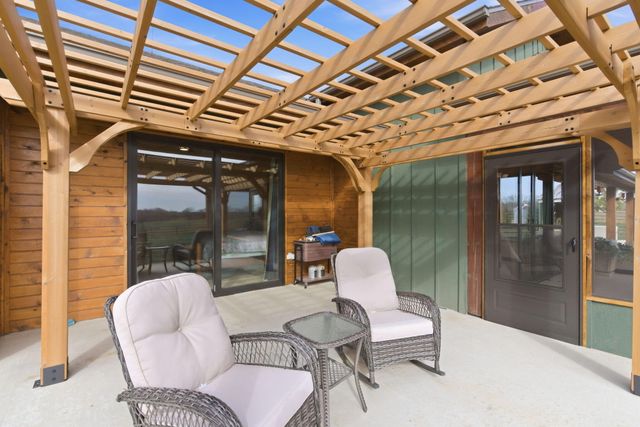 80 Hunters Drive, Galena, MO 65656