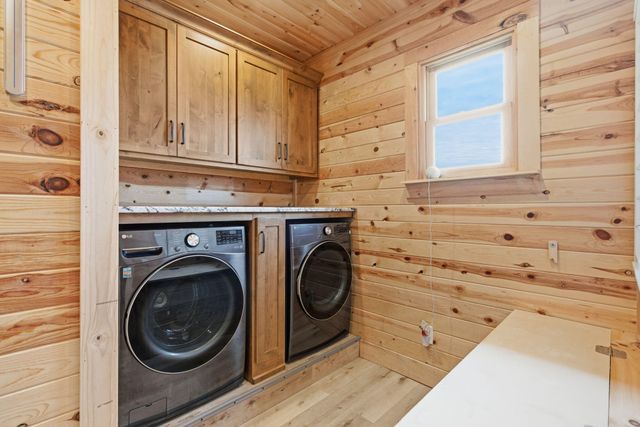 80 Hunters Drive, Galena, MO 65656