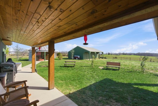 80 Hunters Drive, Galena, MO 65656