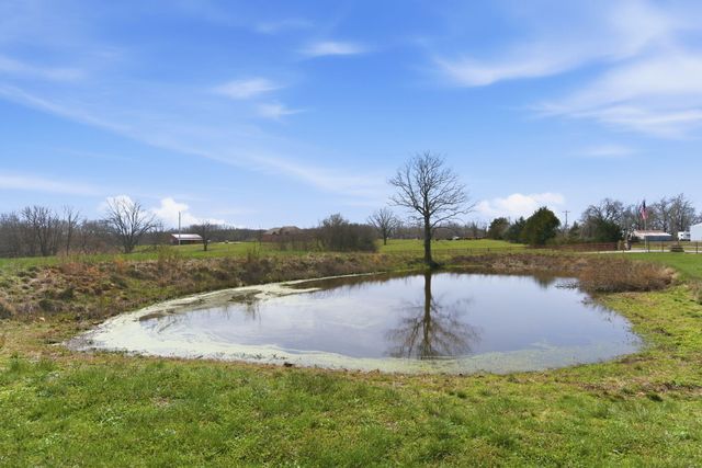 80 Hunters Drive, Galena, MO 65656