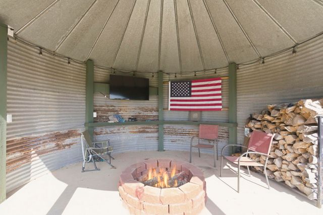 80 Hunters Drive, Galena, MO 65656