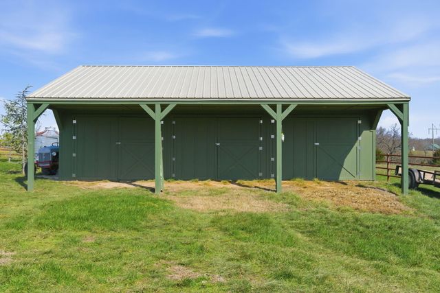 80 Hunters Drive, Galena, MO 65656