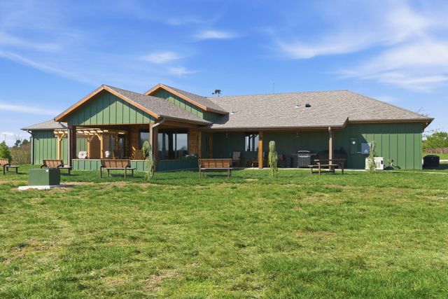 80 Hunters Drive, Galena, MO 65656