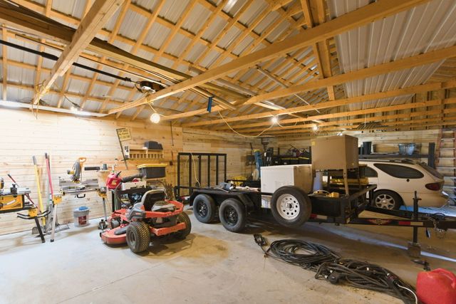 80 Hunters Drive, Galena, MO 65656