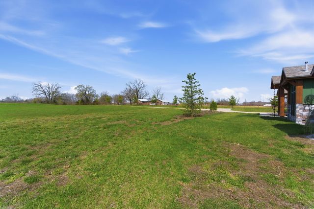 80 Hunters Drive, Galena, MO 65656