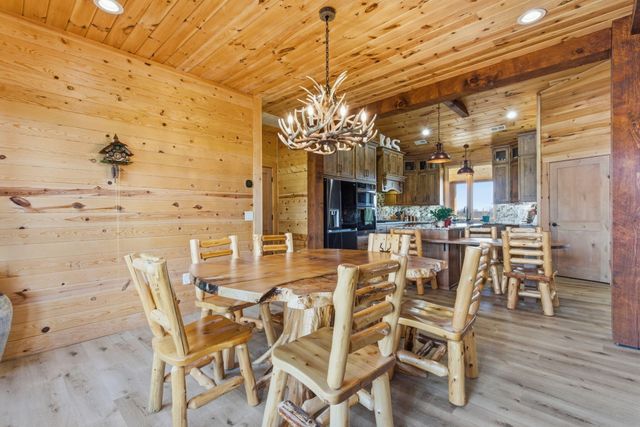 80 Hunters Drive, Galena, MO 65656