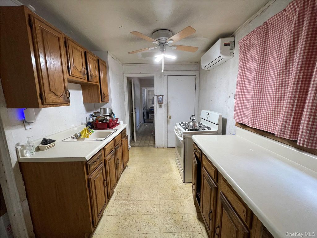 404 Baldwin Road, Hempstead, NY 11550 — photo 4