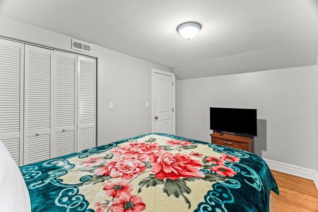 6301 N Richmond Street 1AA, Chicago, IL 60659