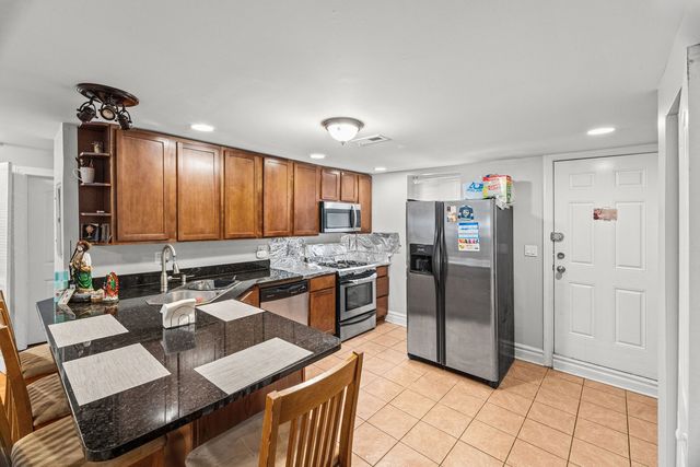 6301 N Richmond Street 1AA, Chicago, IL 60659