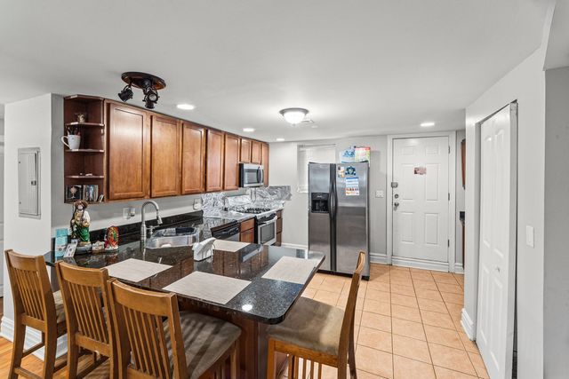 6301 N Richmond Street 1AA, Chicago, IL 60659