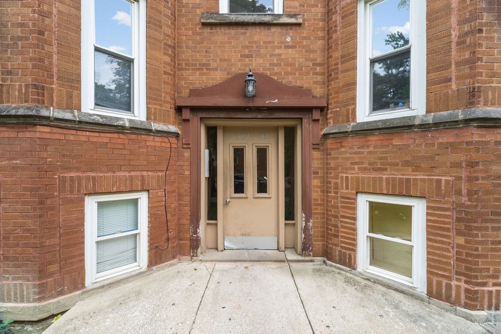6301 N Richmond Street 1AA, Chicago, IL 60659