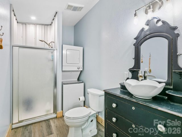 116 W Hiawatha Court, Asheville, NC 28806