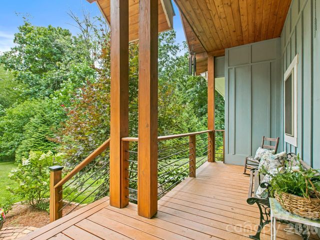 116 W Hiawatha Court, Asheville, NC 28806