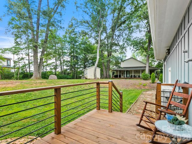 116 W Hiawatha Court, Asheville, NC 28806