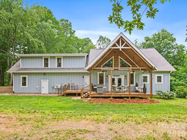 116 W Hiawatha Court, Asheville, NC 28806