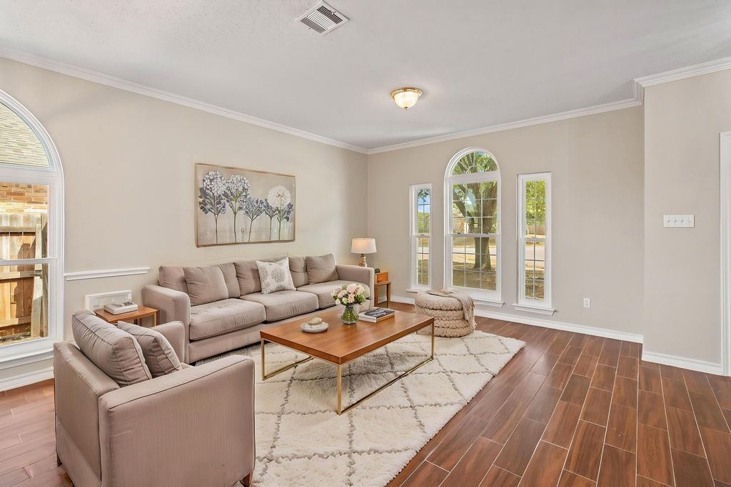 104 Bullava Court, Crowley, TX 76036 — photo 5
