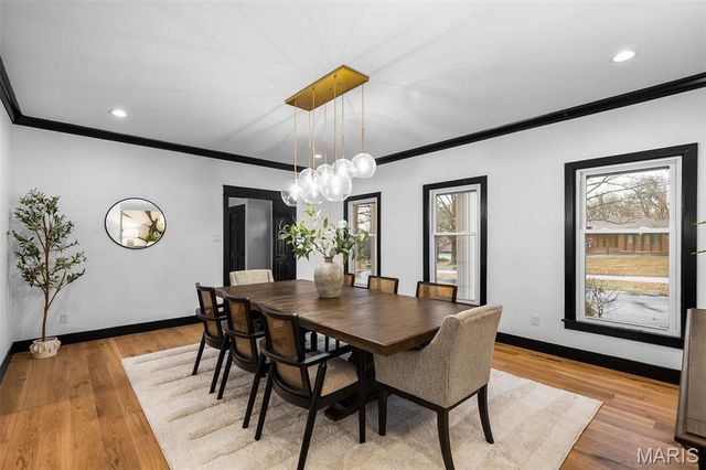 849 Bluespring Lane, Frontenac, MO 63131