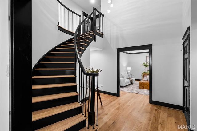 849 Bluespring Lane, Frontenac, MO 63131