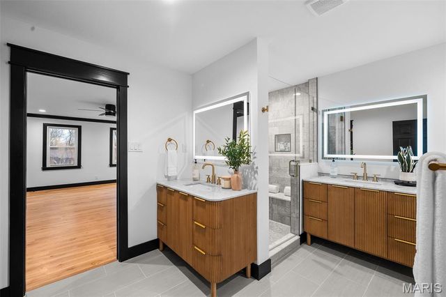 849 Bluespring Lane, Frontenac, MO 63131