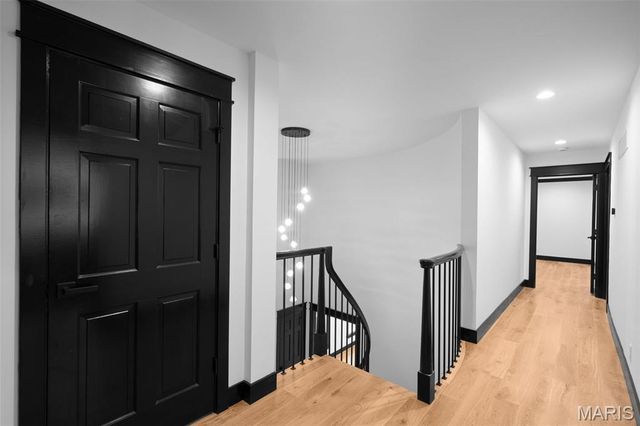 849 Bluespring Lane, Frontenac, MO 63131