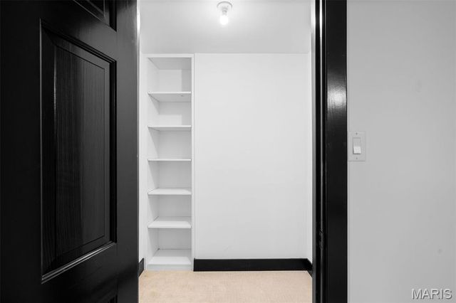 849 Bluespring Lane, Frontenac, MO 63131