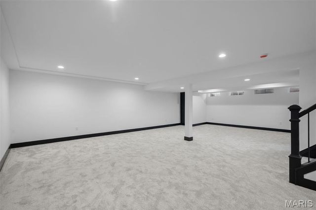 849 Bluespring Lane, Frontenac, MO 63131