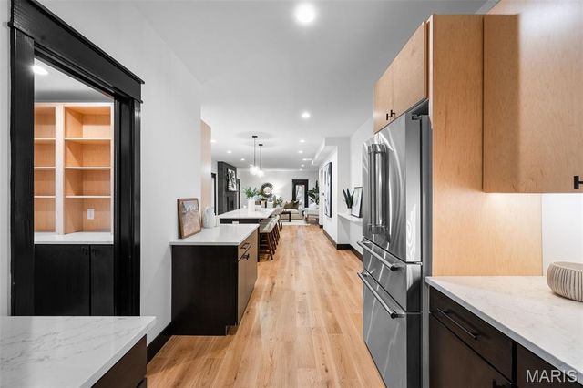 849 Bluespring Lane, Frontenac, MO 63131