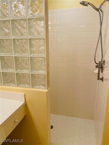 1326 Mainsail DR 1112, Naples, FL 34114