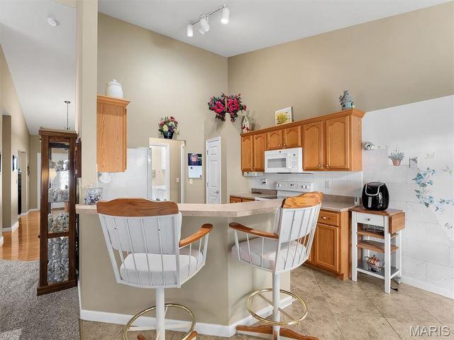 5512 Heather Bluff Court, St Louis, MO 63128