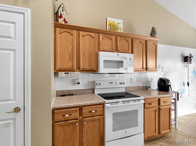 5512 Heather Bluff Court, St Louis, MO 63128