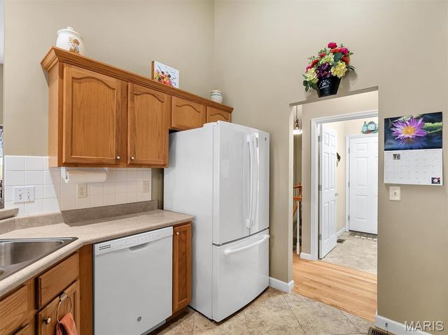5512 Heather Bluff Court, St Louis, MO 63128