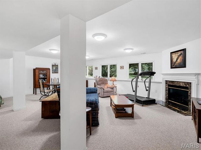 5512 Heather Bluff Court, St Louis, MO 63128