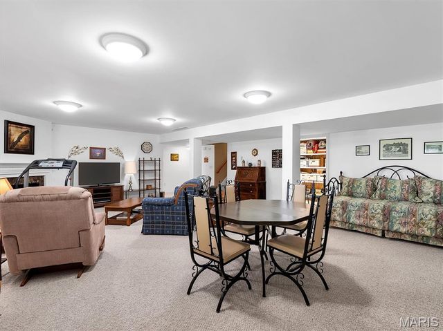 5512 Heather Bluff Court, St Louis, MO 63128