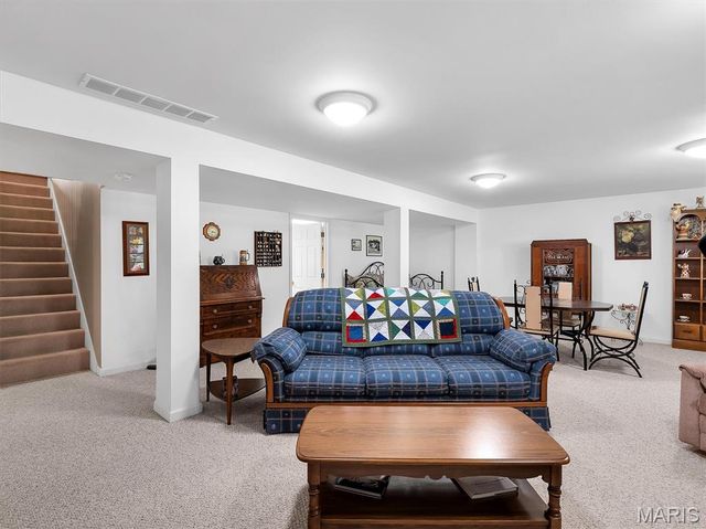 5512 Heather Bluff Court, St Louis, MO 63128