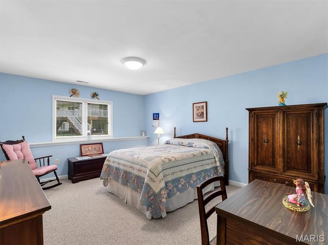 5512 Heather Bluff Court, St Louis, MO 63128